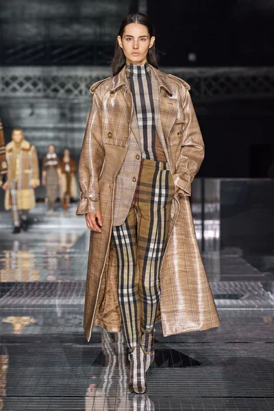 Look 45